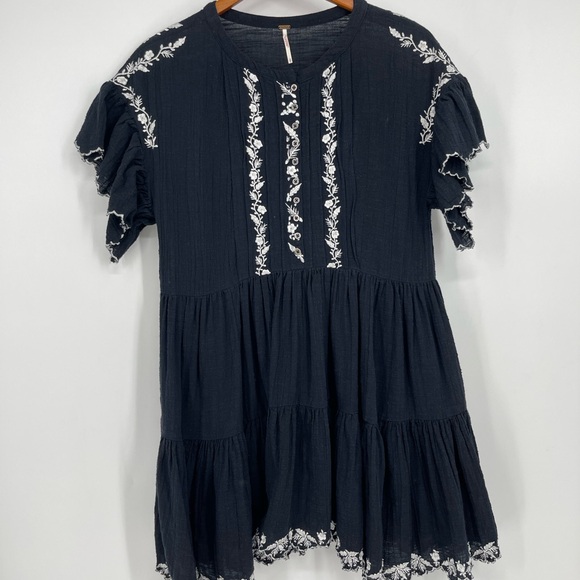 ✨ Free People Santiago Black Embroidered Peasant Dress Pockets S Blogger Fave - Picture 7 of 13